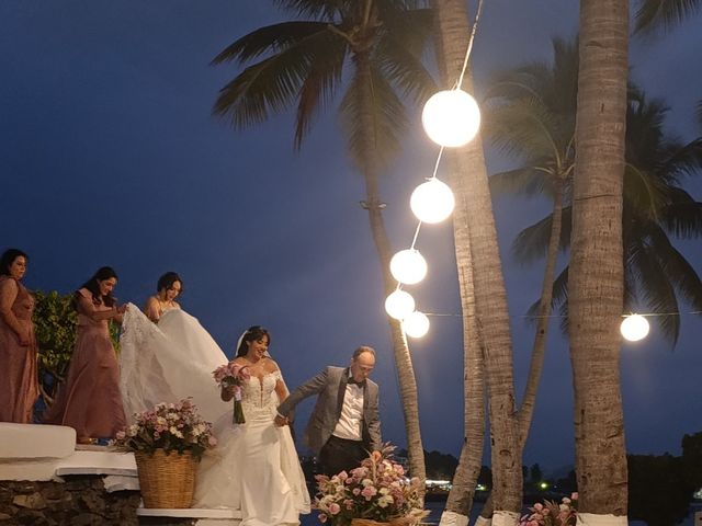 La boda de Christiam  y Alejandra  en Manzanillo, Colima 33