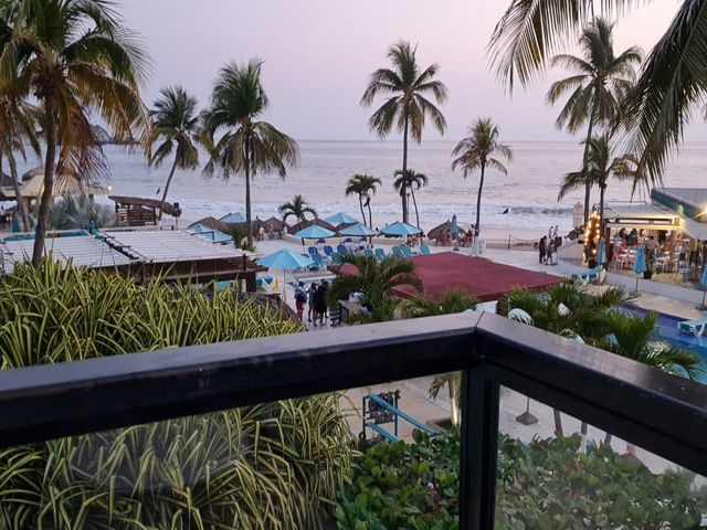 La boda de Manuel y Lizet en Ixtapa Zihuatanejo, Guerrero 2