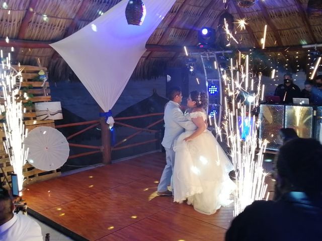 La boda de Manuel y Lizet en Ixtapa Zihuatanejo, Guerrero 1