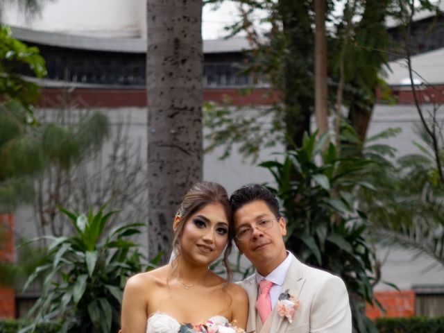 La boda de Adrián y Dulce en Coyoacán, Ciudad de México 12