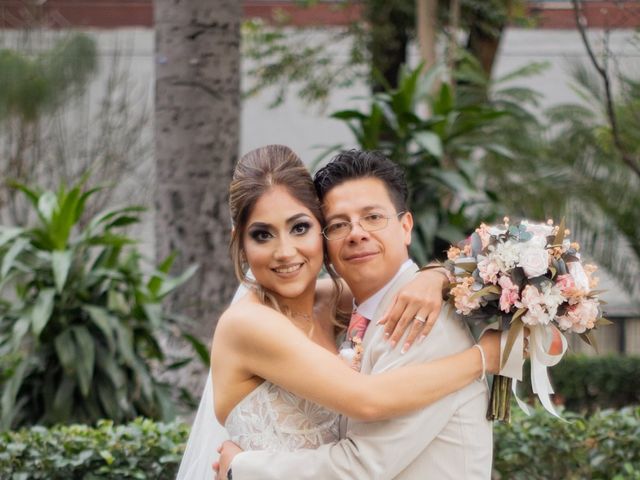La boda de Adrián y Dulce en Coyoacán, Ciudad de México 13