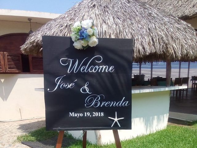 La boda de José y Brenda en Acapulco, Guerrero 25