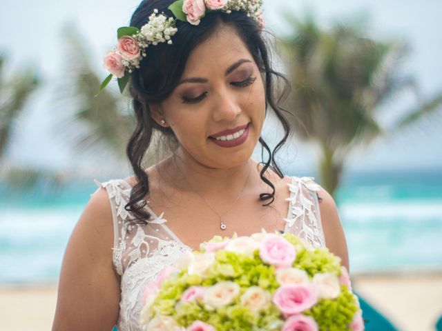 La boda de Matt y Yuli en Cancún, Quintana Roo 17