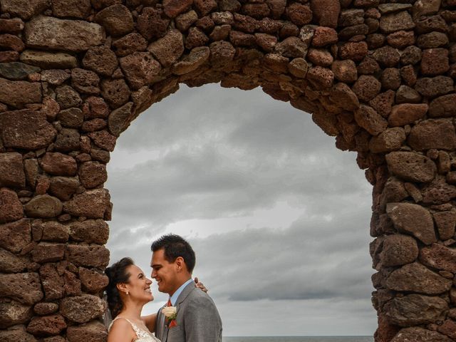 La boda de Dante y Roxana en Rosarito, Baja California 12