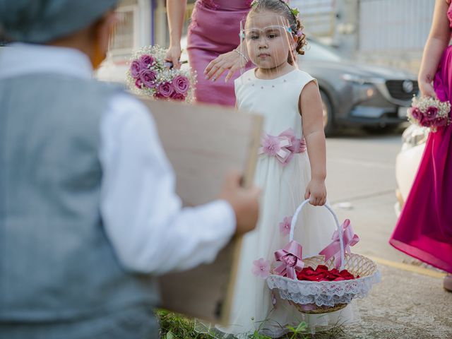 La boda de Carlos y Ileana en Coatzacoalcos, Veracruz 24