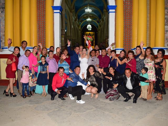 La boda de Anthony  y Estrella  en Comalcalco, Tabasco 16