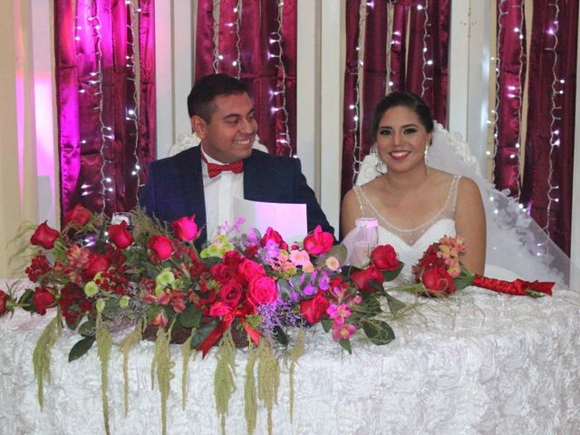 La boda de Anthony  y Estrella  en Comalcalco, Tabasco 20