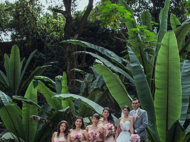 La boda de Darío y Anacely en Uruapan, Michoacán 12