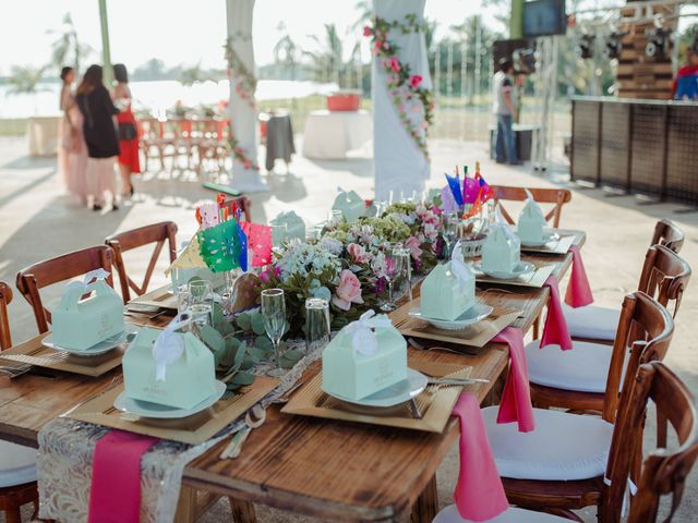 La boda de Berenice y Donato en Coatzacoalcos, Veracruz 18