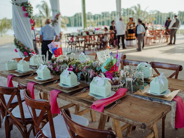 La boda de Berenice y Donato en Coatzacoalcos, Veracruz 19
