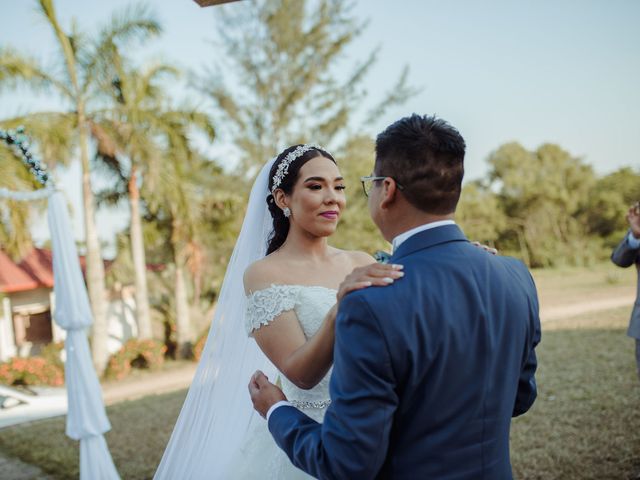 La boda de Berenice y Donato en Coatzacoalcos, Veracruz 29