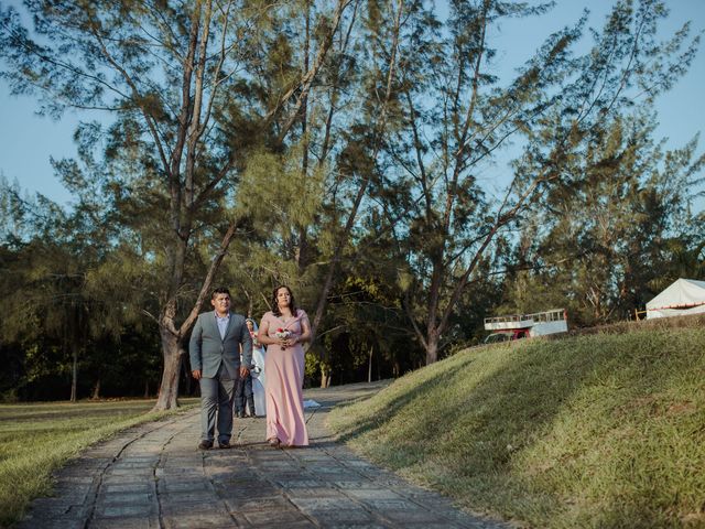 La boda de Berenice y Donato en Coatzacoalcos, Veracruz 36