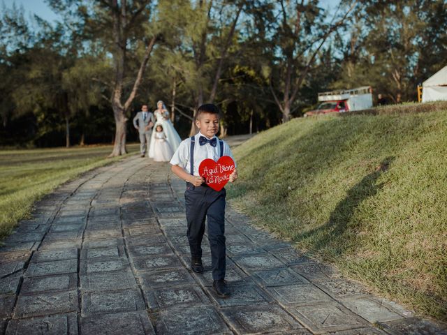 La boda de Berenice y Donato en Coatzacoalcos, Veracruz 41