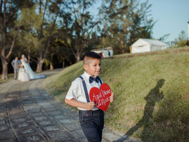 La boda de Berenice y Donato en Coatzacoalcos, Veracruz 42