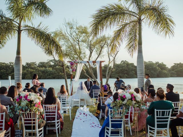 La boda de Berenice y Donato en Coatzacoalcos, Veracruz 51