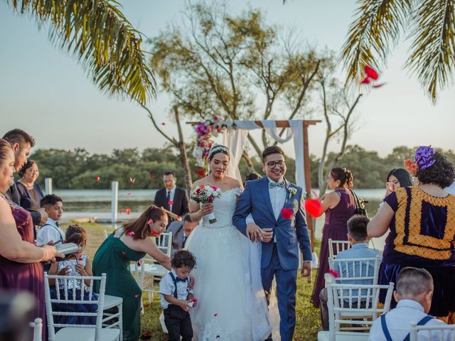 La boda de Berenice y Donato en Coatzacoalcos, Veracruz 59