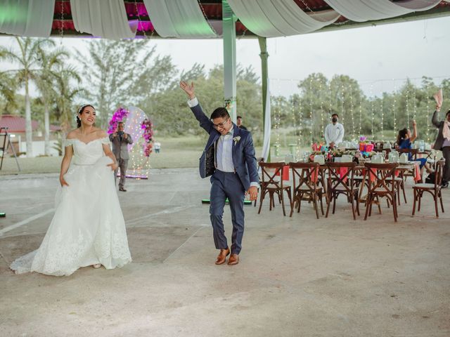 La boda de Berenice y Donato en Coatzacoalcos, Veracruz 76