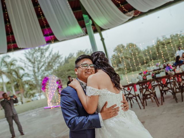 La boda de Berenice y Donato en Coatzacoalcos, Veracruz 80