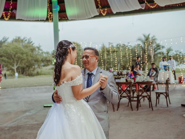 La boda de Berenice y Donato en Coatzacoalcos, Veracruz 81
