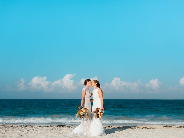 La boda de Mary y Sabrina en Isla Mujeres, Quintana Roo 24