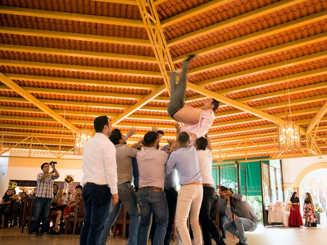 La boda de Alberto y Fabiola en Peribán, Michoacán 17