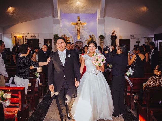 La boda de Luis y Jhovanni en San Nicolás de los Garza, Nuevo León 17