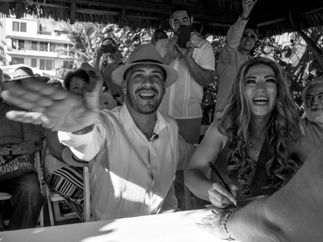 La boda de Xavier y Alin en Acapulco, Guerrero 13