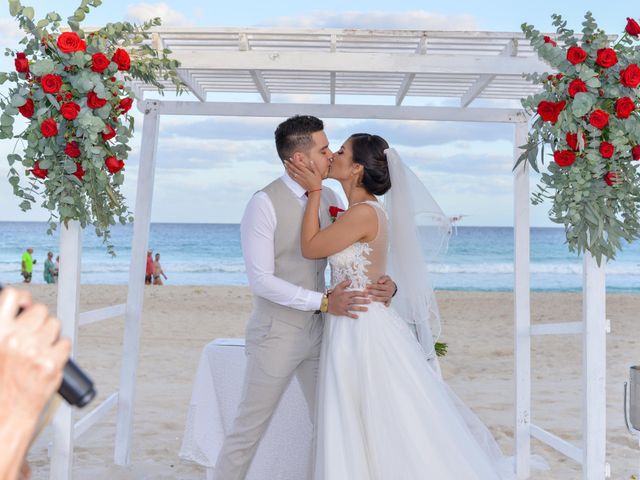La boda de Daniel y Leslie en Cancún, Quintana Roo 12