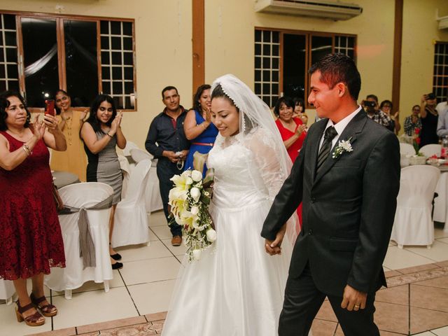 La boda de Mario y Lupita  en Tuxpan, Veracruz 6