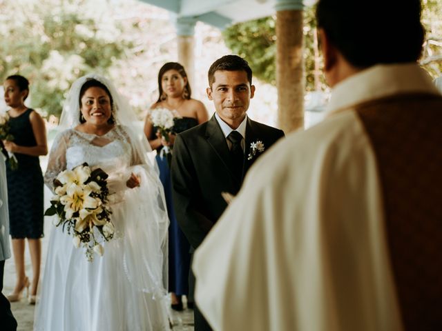 La boda de Mario y Lupita  en Tuxpan, Veracruz 11