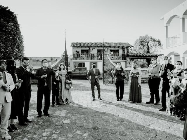 La boda de Eduardo y Ivón en Amanalco, Estado México 53