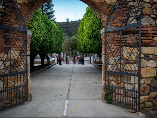 La boda de Ricardo y Verónica en Tejupilco, Estado México 15