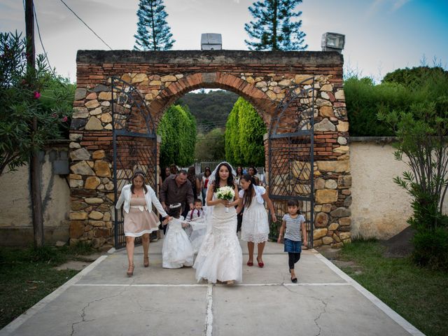 La boda de Ricardo y Verónica en Tejupilco, Estado México 18