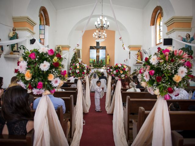 La boda de Ricardo y Verónica en Tejupilco, Estado México 20