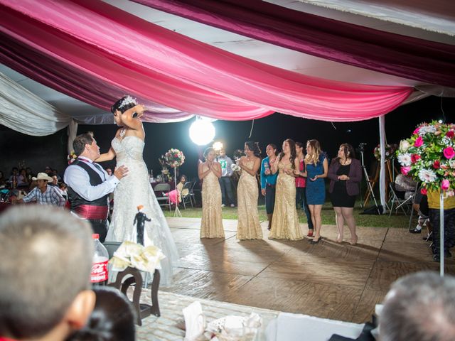 La boda de Ricardo y Verónica en Tejupilco, Estado México 103
