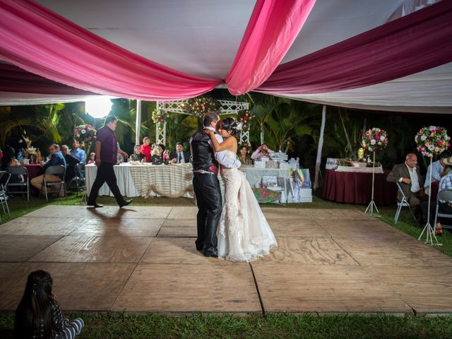 La boda de Ricardo y Verónica en Tejupilco, Estado México 107