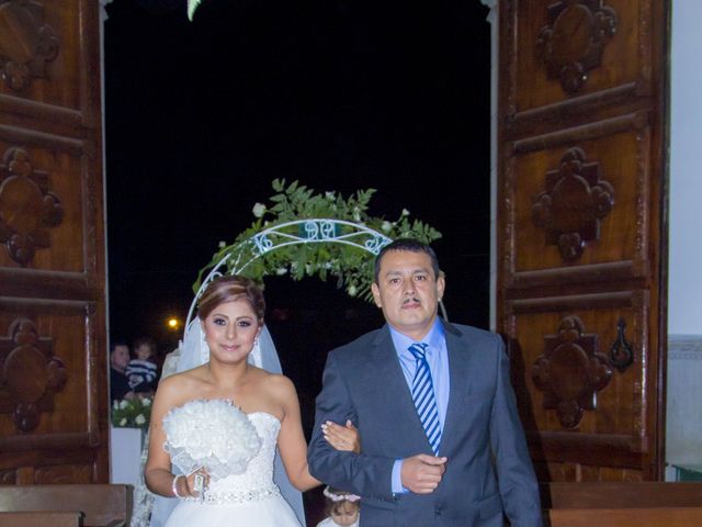 La boda de Carlos Gilberto y Mónica Lizbeth en Acaponeta, Nayarit 5