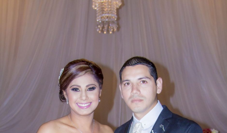 La boda de Carlos Gilberto y Mónica Lizbeth en Acaponeta, Nayarit