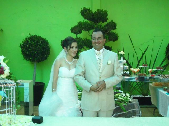 La boda de Alejandro y Celeste en Nezahualcóyotl, Estado México 6