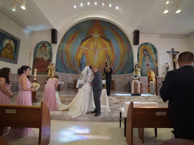 La boda de Javier y Zennya en Tijuana, Baja California 26