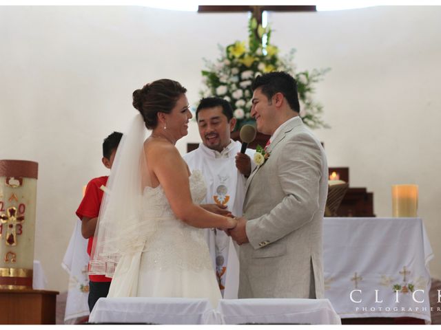 La boda de Karina y Carlos  en Huatulco, Oaxaca 17