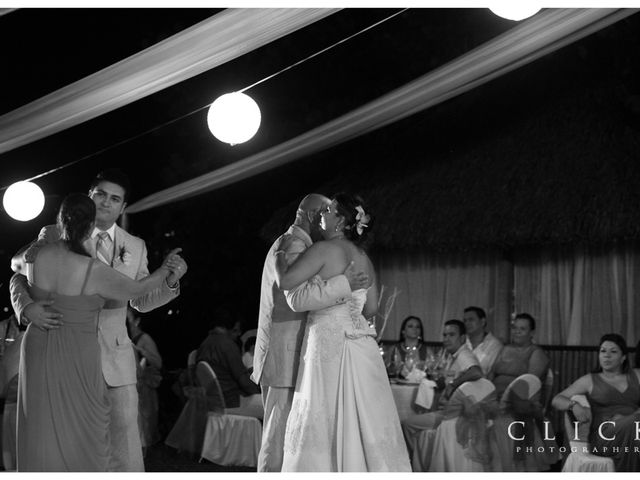 La boda de Karina y Carlos  en Huatulco, Oaxaca 27