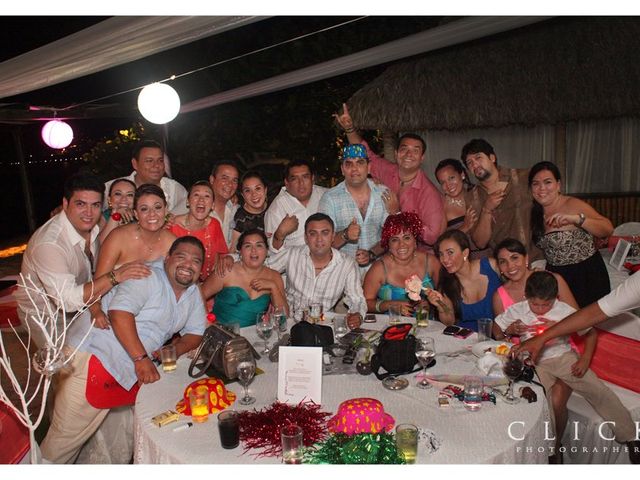 La boda de Karina y Carlos  en Huatulco, Oaxaca 42
