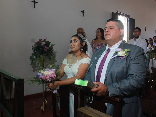 La boda de Marcos y Alice en Villa de Alvarez, Colima 13