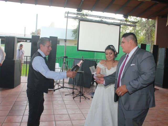 La boda de Marcos y Alice en Villa de Alvarez, Colima 32