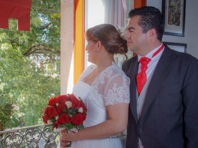 La boda de Miguel Ángel y Margarita en Pátzcuaro, Michoacán 16