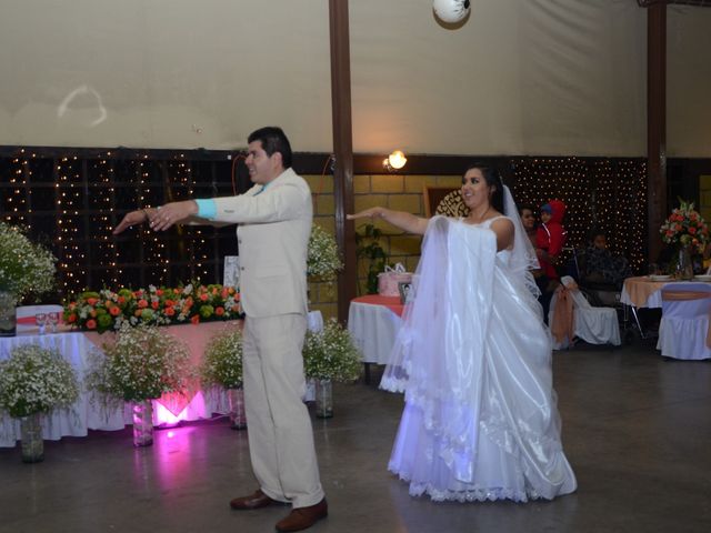La boda de Daniel  y Arely  en Tepeji del Río, Hidalgo 30