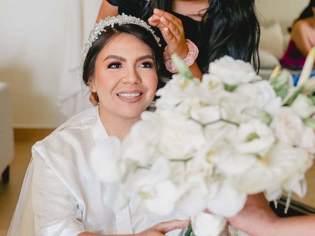 La boda de Chuy y Pao en Bahía de Banderas, Nayarit 12