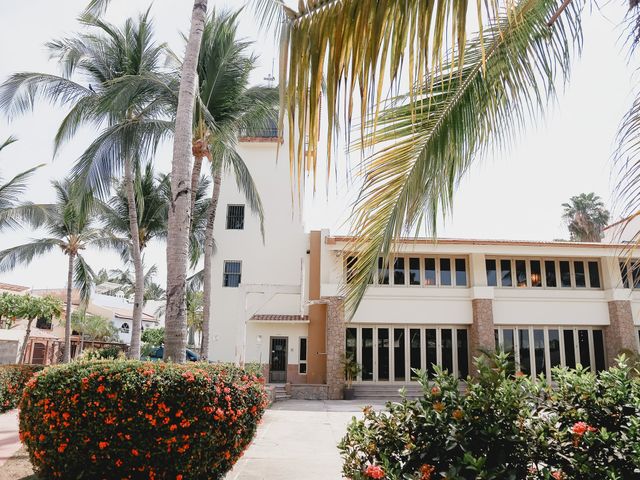 La boda de Chuy y Pao en Bahía de Banderas, Nayarit 28