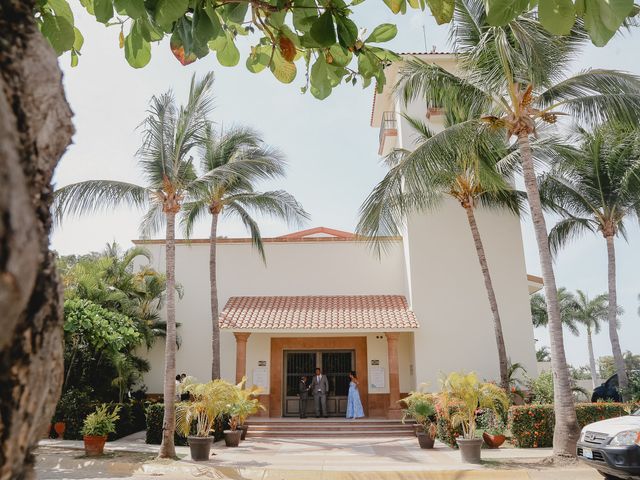 La boda de Chuy y Pao en Bahía de Banderas, Nayarit 29